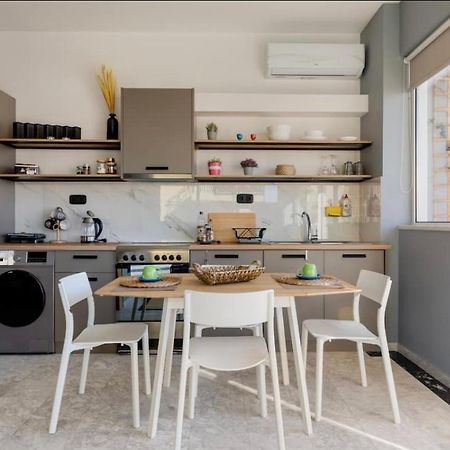 Loft With Private Parking Apartment Atena Exterior foto
