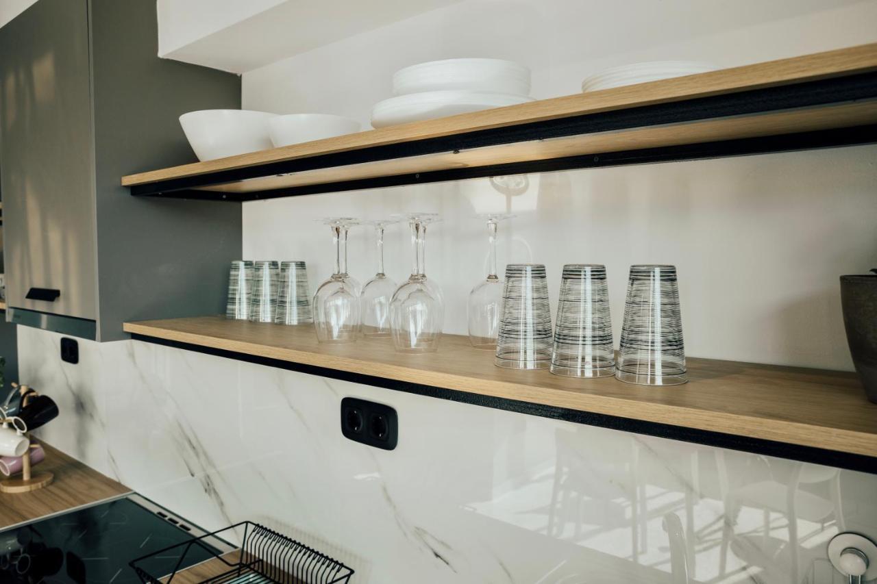 Loft With Private Parking Apartment Atena Exterior foto